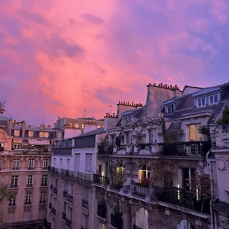 70s Style 3 Or 4p With Balcony Near Champs-elysees Apartment Paris