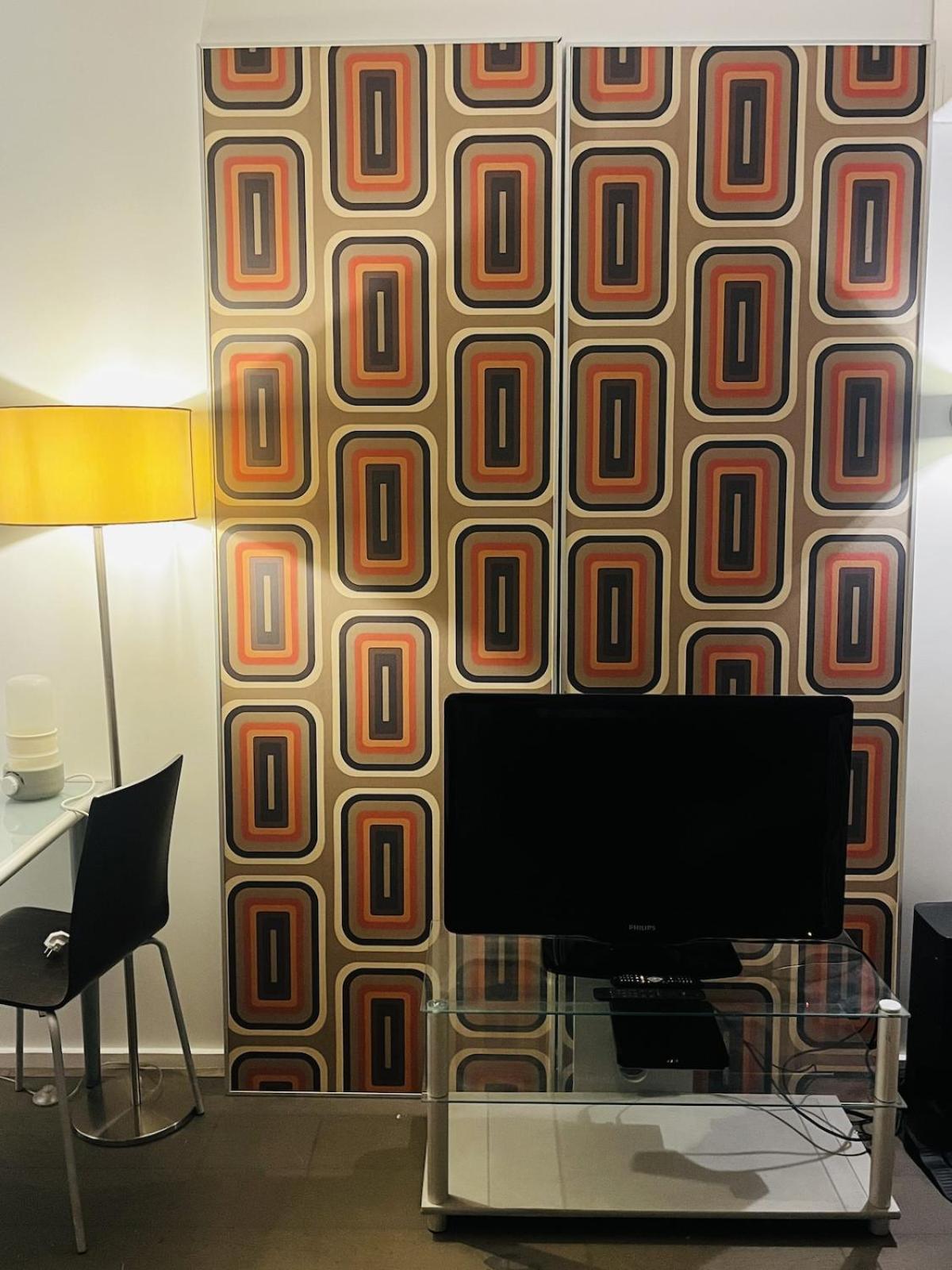 70s Style 3 Or 4p With Balcony Near Champs-elysees *